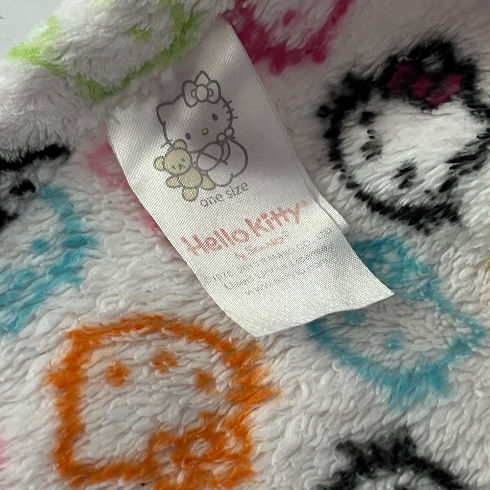 Hello Kitty Multicolor Patterned Blanket - Picture 3 of 3